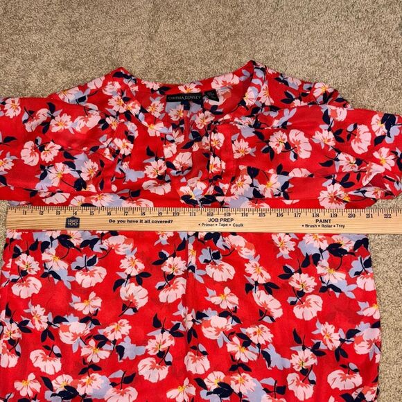 Cynthia Rowley red floral flowy lightweight blouse size M - Picture 9 of 10